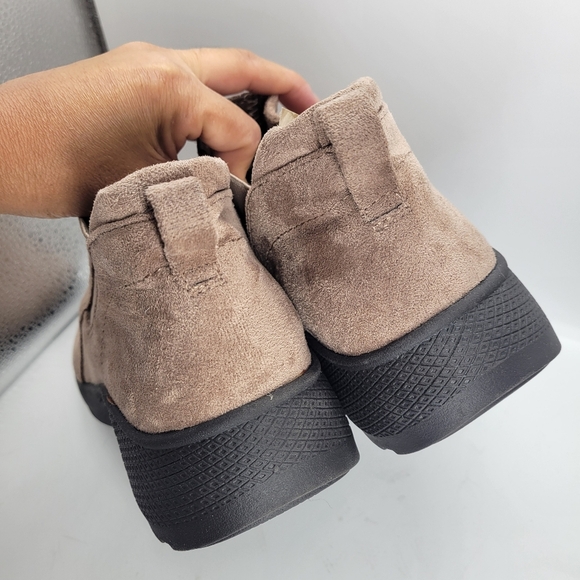 NWOB Earth Origins Dayana Casual Booties Women’s. Size 8M Faux Suede Round Toe - Picture 4 of 11